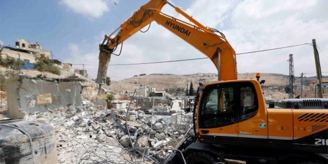 قوات الاحتلال تهدم منزلاً وتدمر شبكة كهرباء جنوب نابلس