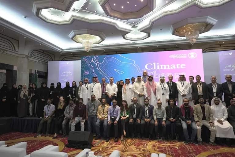 اختتام المؤتمر العلمي الأول للتغير المناخي وتأثيراته والتوقعات المستقبلية في جدة