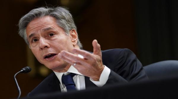 بلينكن يندد بهجوم الحوثيين على سفينتين في البحر الأحمر