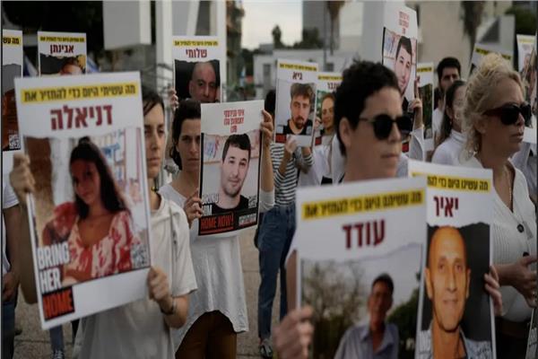 هيئة البث العبرية: إسرائيل اقترحت صفقة للإفراج عن الرهائن بارزين