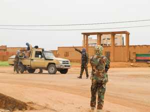 حركة أزواد تفرض حصارا على الطرق الرئيسية شمالي مالي