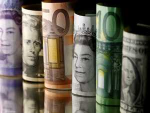 الدولار يستقر والإسترليني يواجه ضغوطا مع تباطؤ التضخم