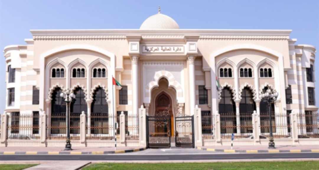 المالية المركزية بالشارقة تبرم مذكرة تفاهم مع الهيئة الاتحادية للضرائب