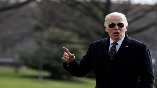 بايدن يوقع مشروع قانون السياسة الدفاعية بإنفاق قياسي يبلغ 886 مليار دولار