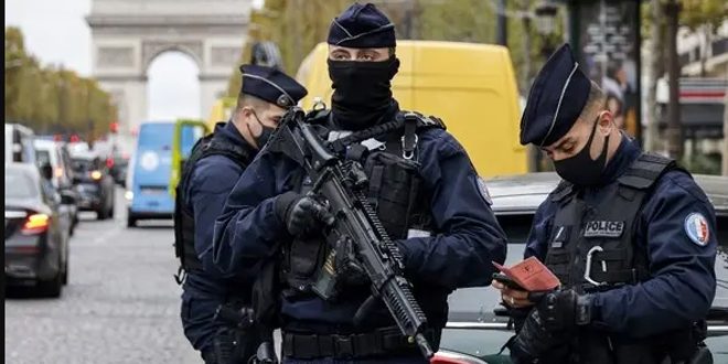 اعتقال خمسة أشخاص بتهمة التخطيط لهجمات إرهابية في فرنسا