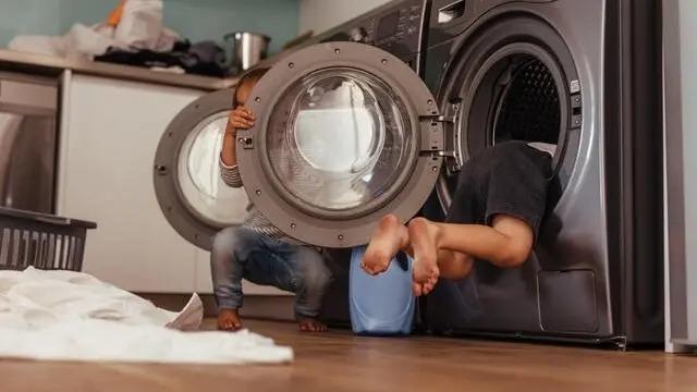 اعدام سعودي قتل طفلتيه بإغراقهما في غسالة كهربائية