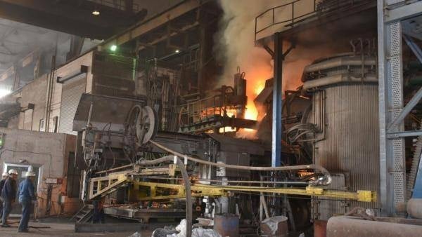 مقتل 12 شخصا في انفجار فرن صهر بإندونيسيا