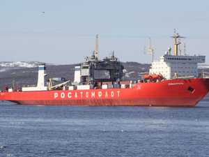 إخماد حريق في سفينة شحن روسية تعمل بالطاقة النووية