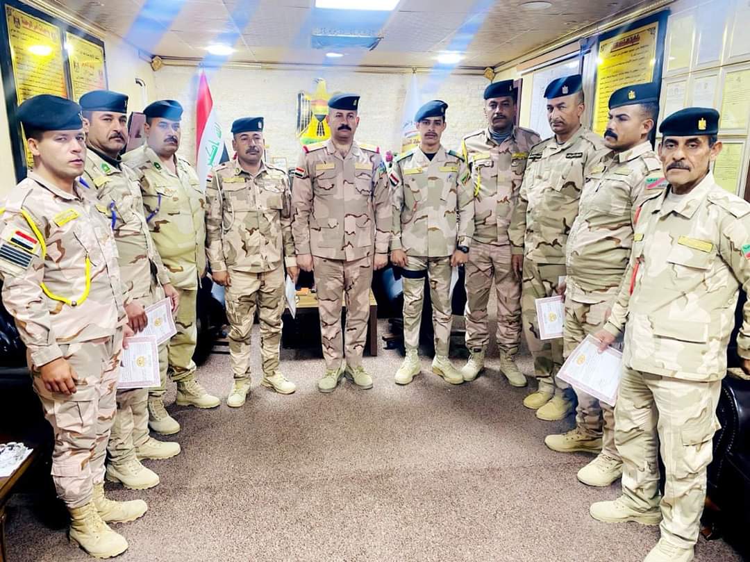 قادة وآمرو الجيش العراقي  يواصلون تكريم المقاتلين الأبطال...صور