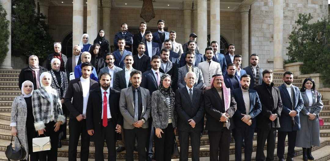 رئيس الديوان الملكي الهاشمي العيسوي يستقبل وفد التقدم الشبابي