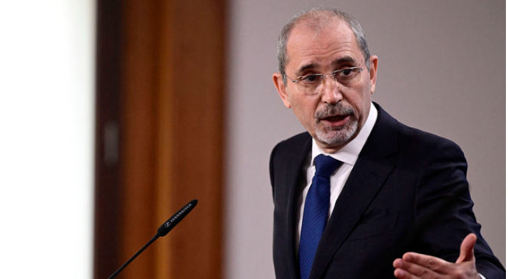 الصفدي يبحث مع نظيره الإيراني خطر تهريب المخدرات من سوريا إلى الأردن