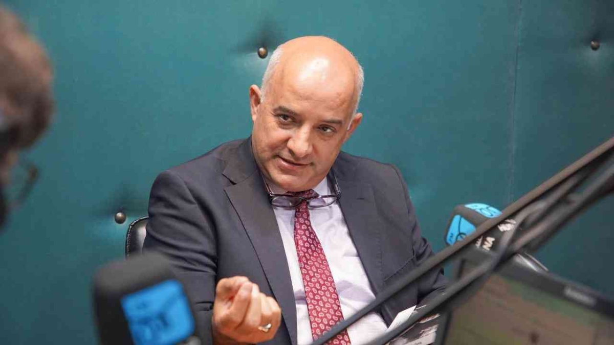 الحكومة: الاقتصاد تضرر.. والبعض يطالبنا بمحاربة إسرائيل