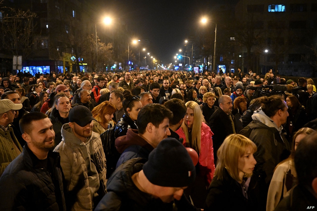 الاحتجاجات تتجدد في بلغراد.. وروسيا تتهم الغرب بزعزعة الاستقرار