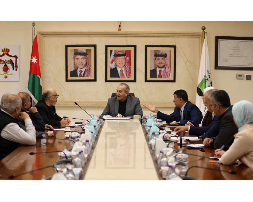 أبو السمن يستقبل مستثمرين في قطاع الإسكان