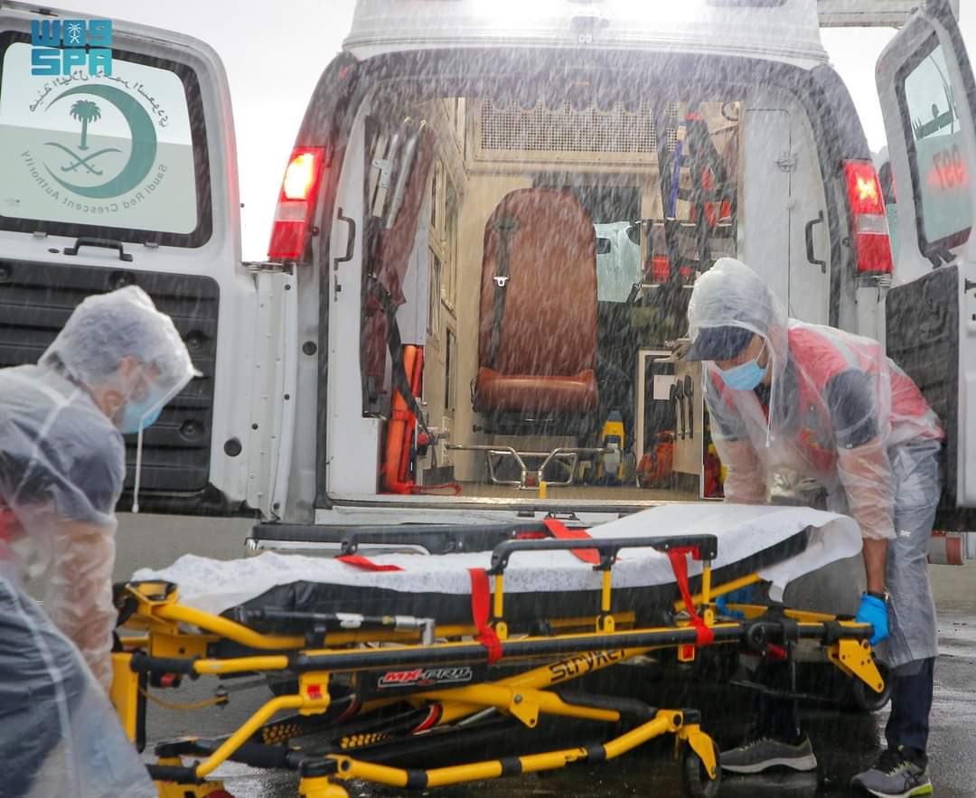 الهلال الأحمر بمنطقة مكة المكرمة يرفع مستوى الجاهزية للحالة المطرية التي تشهدها المنطقة