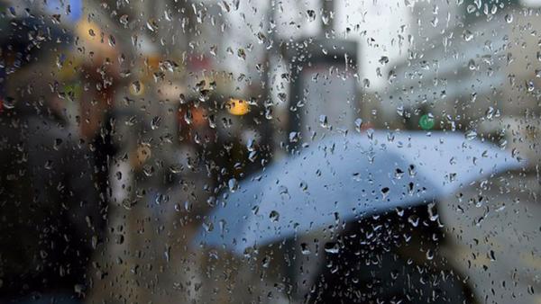 أجواء باردة نسبيًا وأمطار متفرقة حتى مساء الجمعة