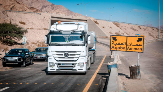 فتح جميع التحويلات على الطريق السريع الخلفي وجسر وادي اليتمّ في العقبة