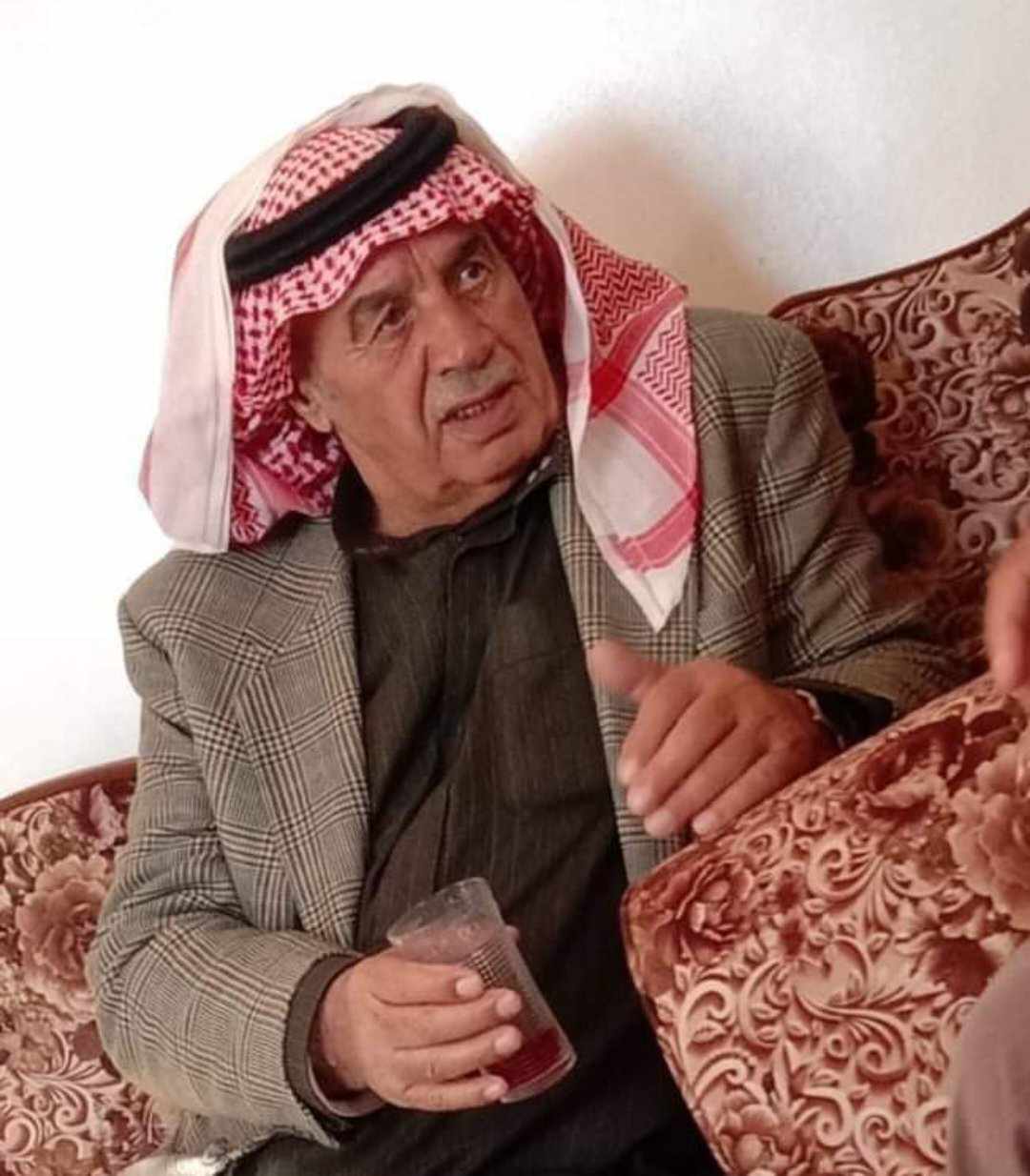 الحاج  محمد منديل الحراحشه ابو موفق في ذمة الله