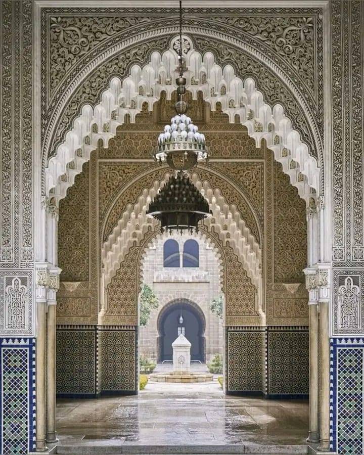 كل سنة ووطننا بألف خير .. المملكة الشريفة الصخرة العاتية