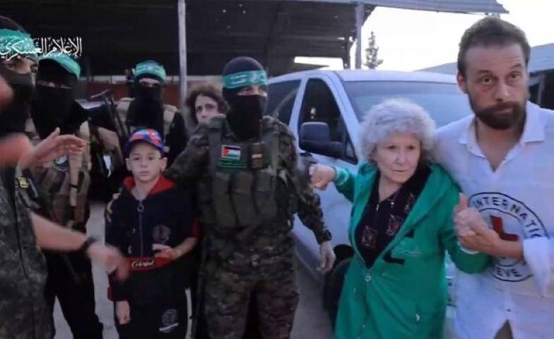 مصر تجمد مشاركتها في الوساطة لتبادل الأسرى