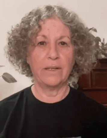 محتجزة إسرائيلية سابقة: نتنياهو يريد الانتصار على حساب الرهائن