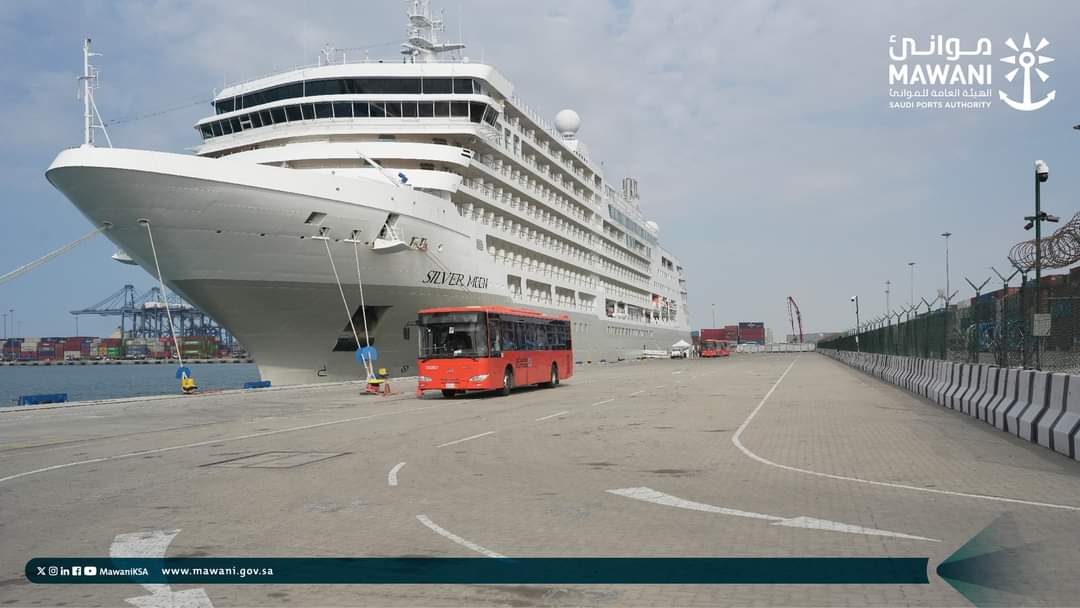 سيلفر مون تصل جدة قادمة من اليونان....صور