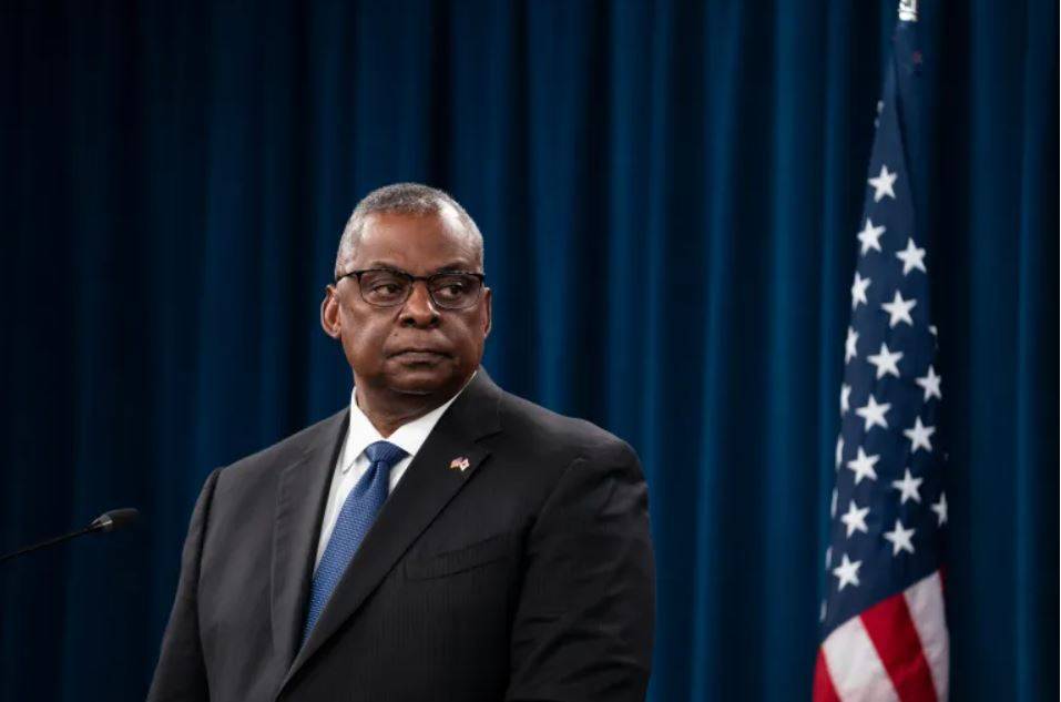 وزير الدفاع الأميركي في المستشفى بسبب مضاعفات صحية