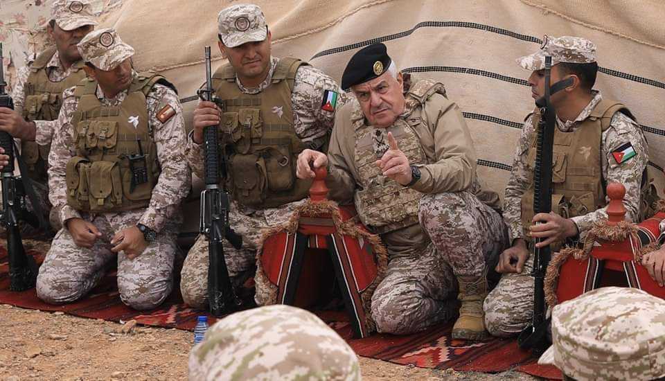 نشامى جيشنا العربي ... خُلقت اكتافكم لحمل البنادق...