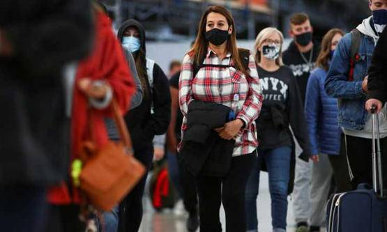 اوروبا تواجه جائحة والمرضى يتدفقون الى المستشفيات والكمامات تعود