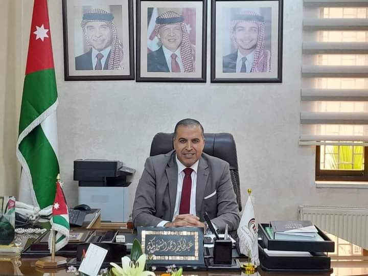 الشوابكة يقوم بجولاته التفقدية لعدد من قاعات الامتحان في  مدارس مديرية تربية لواء الجامعة
