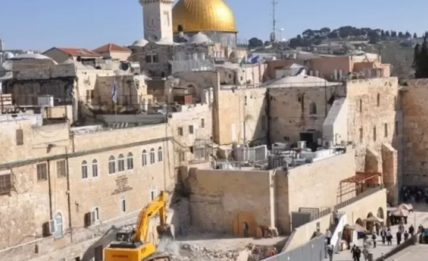 بلدية الاحتلال تقر مشاريع استيطانية في القدس المحتلة