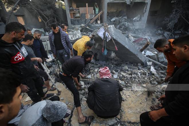 مخيمات وسط قطاع غزة… صمود رغم المجازر والتدمير