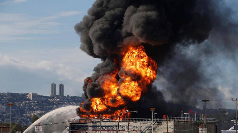 حريق كبير بإحدى القواعد العسكرية وسط إسرائيل