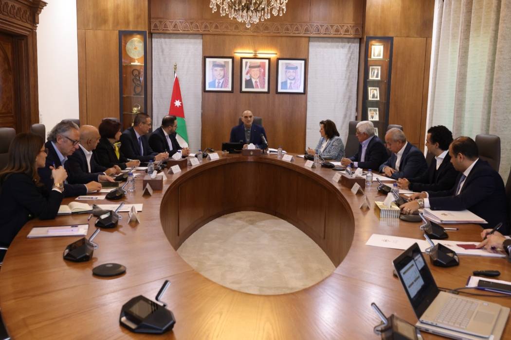 الخصاونة: 372 مشروعاً أنتجت 30 ألف فرصة عمل خلال 9 أشهر من 2023
