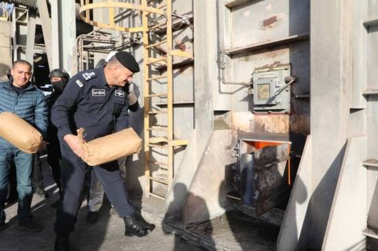 الأمن يتلف كميات كبيرة من المواد المخدرات ضبطت في 33 قضية