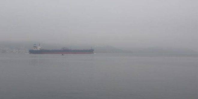 عاصفة ثلجية توقف حركة السفن في مضيق الدردنيل بتركيا