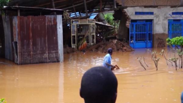 أعلى مستوى منذ 60 عاما .. مئات القتلى بفيضان نهر الكونغو