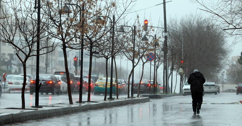 أجواء ماطرة وباردة في أغلب المناطق اليوم