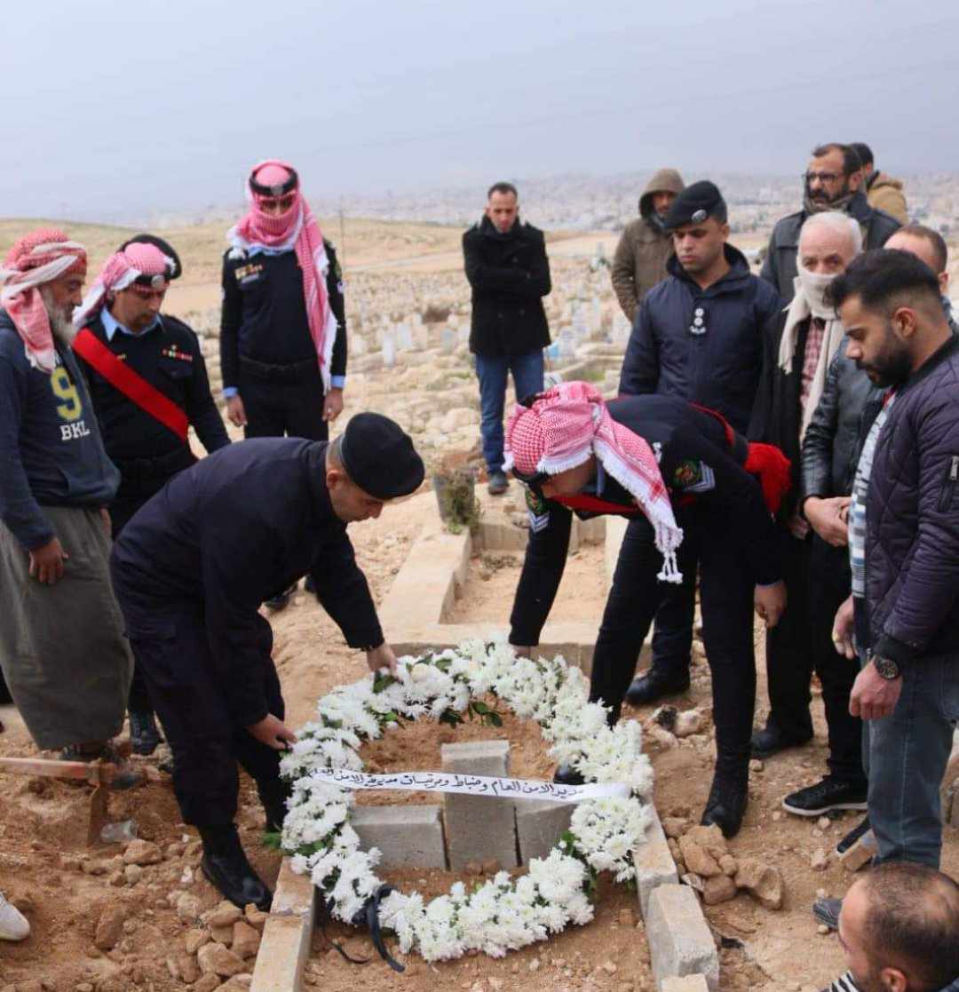 العقيد الشمايلة يشارك في تشيع جثمانه الوكيل أول زيد غازي الجديتاوي