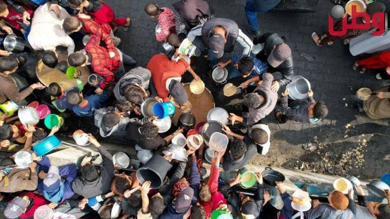 800 ألف نسمة يتهددهم الموت بسبب الجوع العطش بقطاع غزة