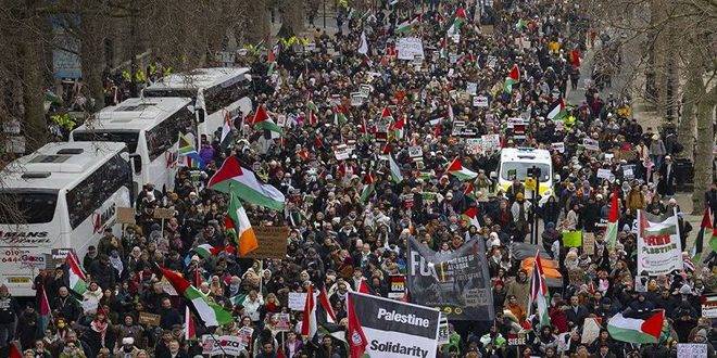 سيارة تصدم متظاهرين مؤيدين لفلسطين في إدنبره