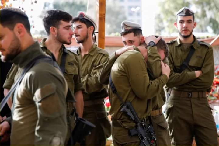 الاحتلال يعلن مقتل جندي من سلاح الهندسة بلواء غولاني