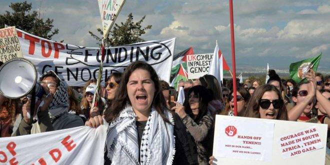 مظاهرة في قبرص للمطالبة بإغلاق قاعدة بريطانية على أراضي الجزيرة