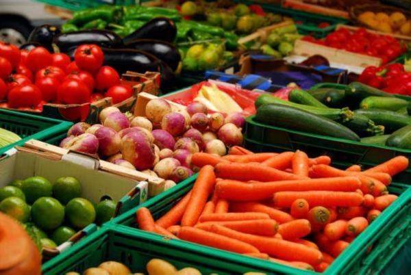 أسعار الخضار والفواكه في السوق المركزي الاثنين
