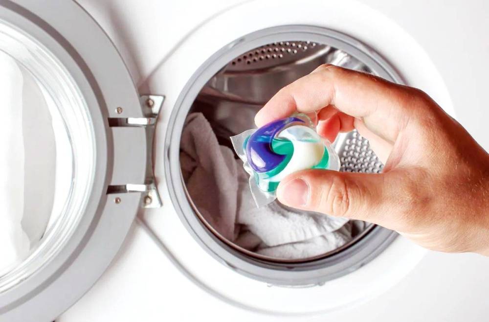 إنقاذ 3 أشخاص تناولوا كبسولات غسيل ظنوا أنها حلوى !