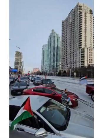 كندا تشهد أضخم مسيرة مركبات تضامنا مع الشعب الفلسطيني وتنديدا بحرب الابادة على غزة