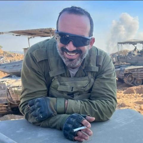 مقتل ضابط صهيوني متأثرا بجراحه