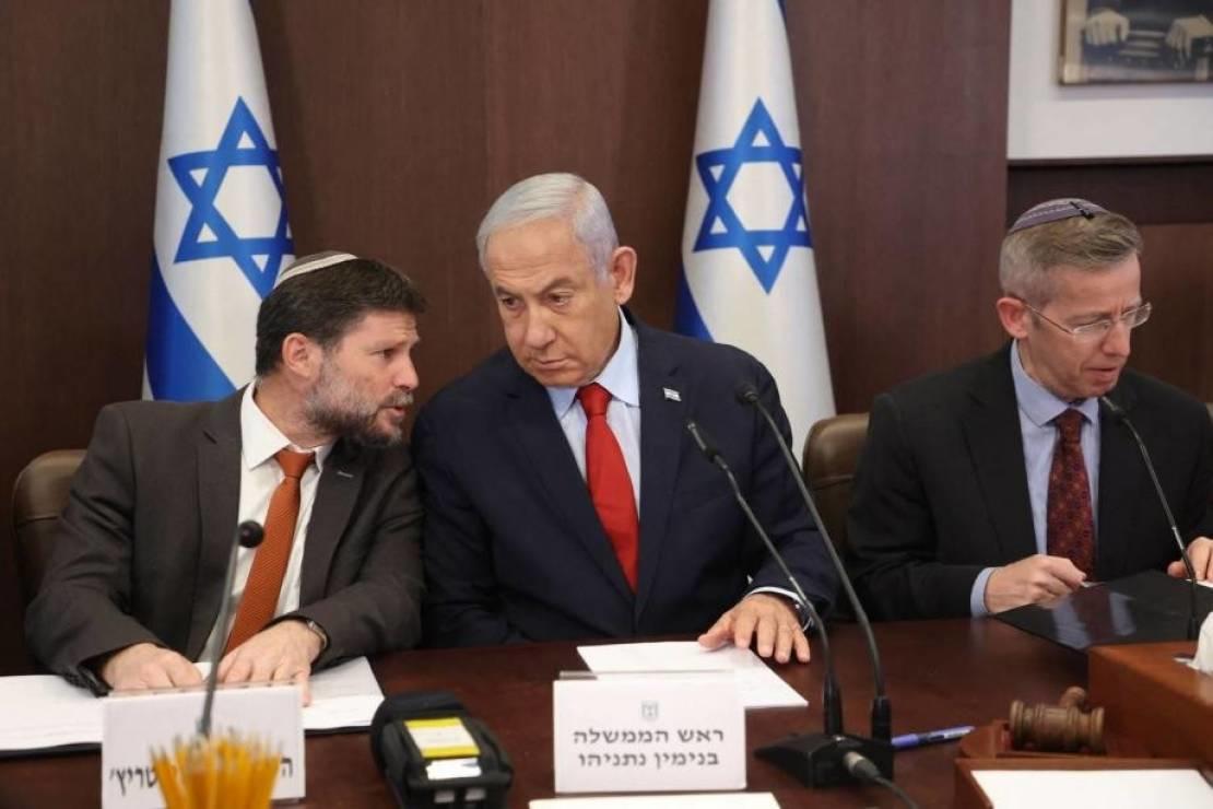 حكومة حرب الاحتلال تعد أيامها.. صحيفة عبرية: هكذا تقترب من الهاوية