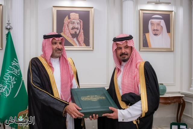 السعودية ..أهالي المدينة المنورة  يحتفون بالأمير فيصل بن سلمان