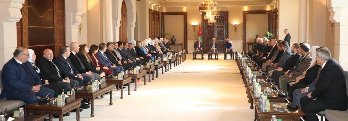 رئيس الديوان الملكي الهاشمي يلتقي فعاليات أكاديمية وإعلامية